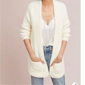 ANTHROPOLOGIE Sleeping on Snow Longline fuzzy cream cardigan with pockets XS